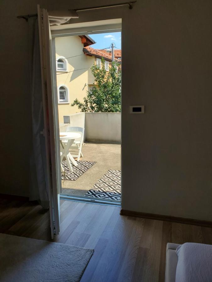 Sleep And Drive Premium Apartman Szarajevó Kültér fotó